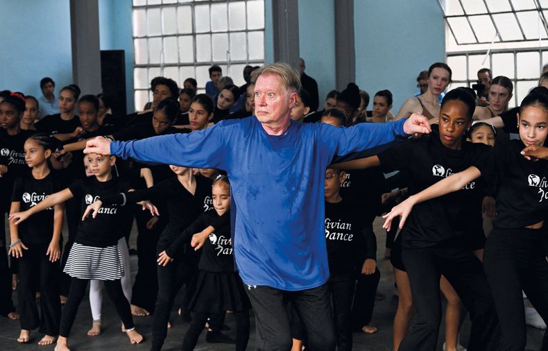 En 2025, Vincent Paterson viajó a Cuba para enseñar la coreografía de Thriller (en la que fue bailarín y asistente) a la compañía Beyond Ballet Broders (BBB).