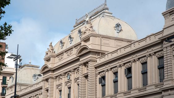 Fachada de la Facultad de Derecho de la Universidad de la República Fachada de la Facultad de Derecho de la Universidad de la República