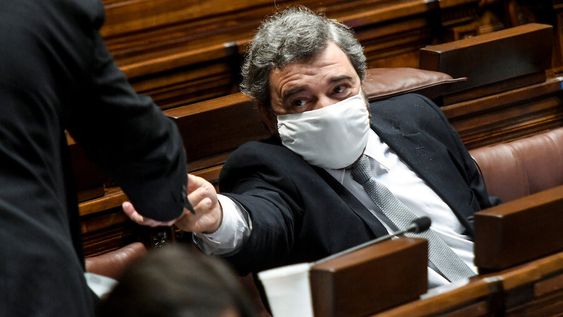 Mario Bergara durante la sesión del Senado en el Palacio Legislativo. Foto: Javier Calvelo / adhocFOTOS Mario Bergara durante la sesión del Senado en el Palacio Legislativo. Foto: Javier Calvelo / adhocFOTOS