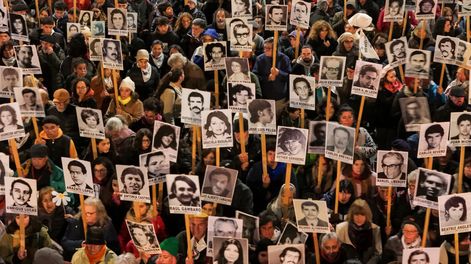 Durante la 29ª Marcha del Silencio por 18 de Julio, en Montevideo