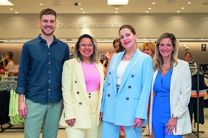 De Renner: Fernando Schwertner, Paola López, María José Peralta y Alejandra Montero