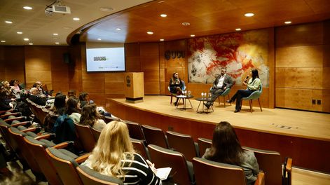 De la inteligencia artificial a las estafas: cómo el periodismo colaborativo enfrenta la desinformación digital en América Latina
