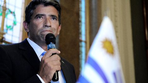 imagen de La ostentación de distinciones y títulos académicos falsos exige un registro único nacional para frenar la “cultura del polizón”