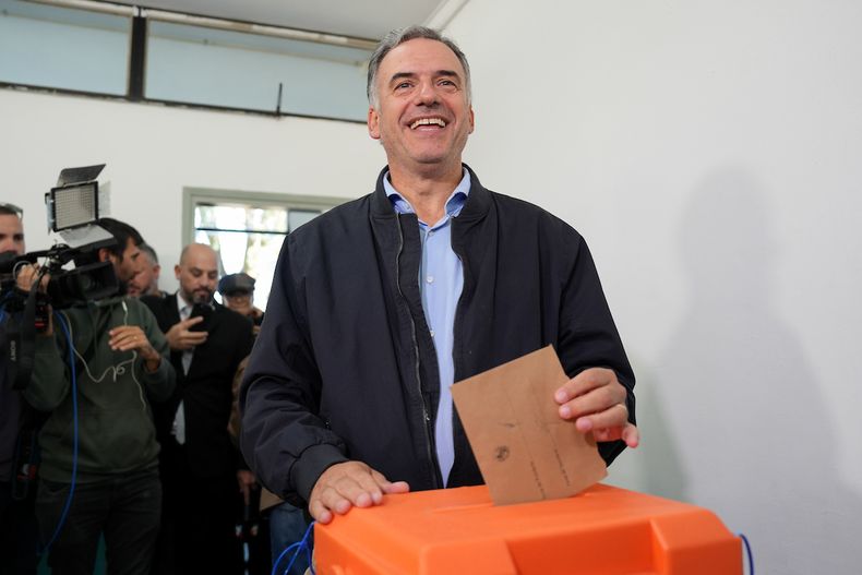 Yamandú Orsi voto en Canelones