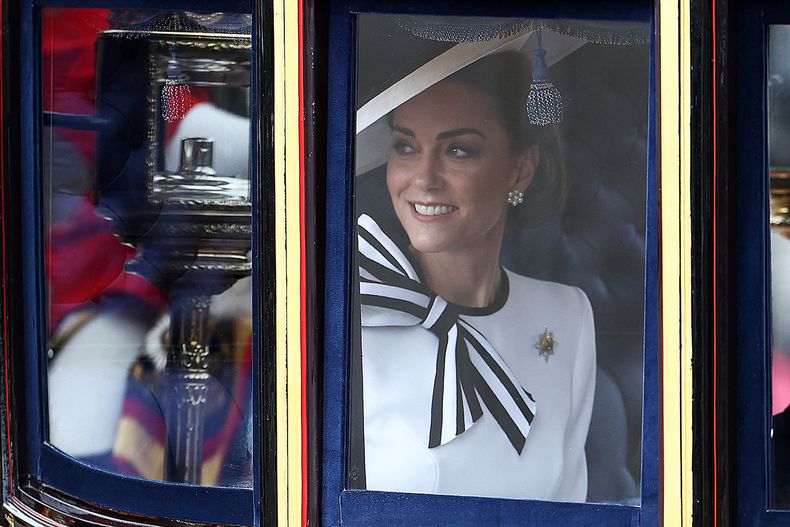 La princesa de Gales llegó al Palacio de Buckingham en una carroza junto a sus hijos para asistir al desfile de celebración del cumpleaños&nbsp;del rey Charles III.