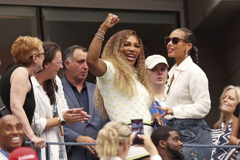Serena Williams presenció un partido del US Open junto a la cantante Alicia Keys