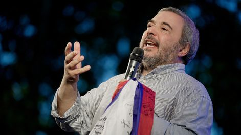 Mario Bergara durante el cierre de su campaña para la intendencia de Montevideo.