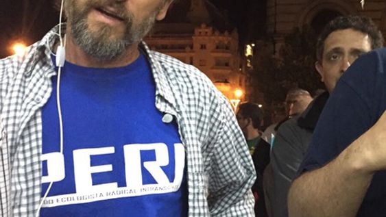 imagen de La carrera al Parlamento de los partidos chicos en una jornada con desilusiones, sabor a poco y festejos en sandalias de cuero imagen de La carrera al Parlamento de los partidos chicos en una jornada con desilusiones, sabor a poco y festejos en sandalias de cuero