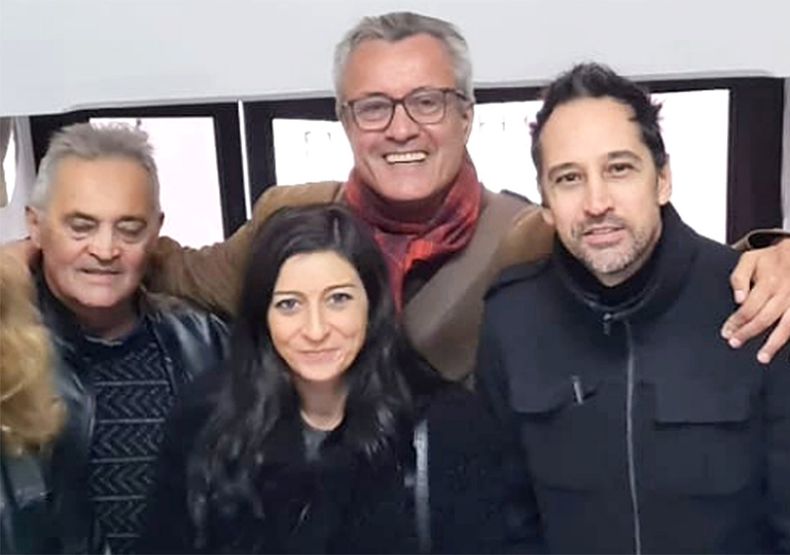 Felix Demetrio Sanchez (al centro, de lentes) junto a la diputada Silvana Perez Bonavita y colaboradores de Cabildo Abierto en la Corte Electoral en mayo