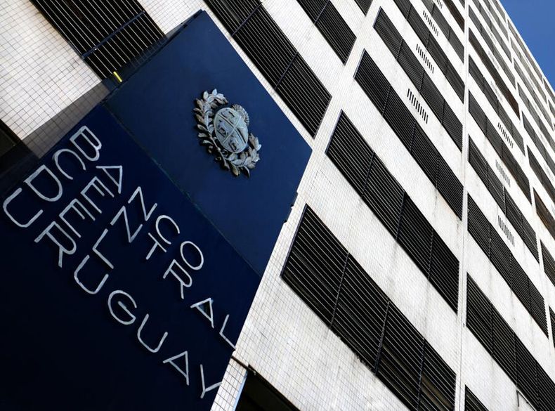 imagen de Fue constante en 2017 el retiro  de depósitos de los argentinos