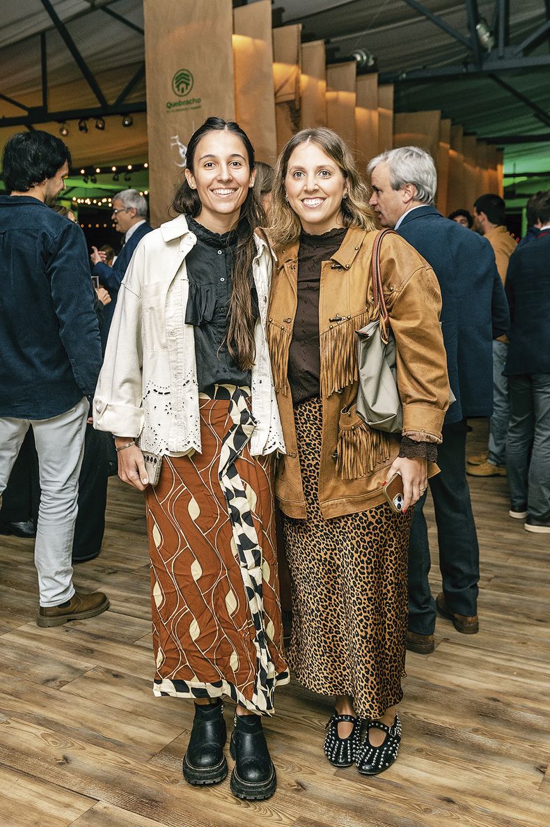 Catalina Comas y Agustina Barera
