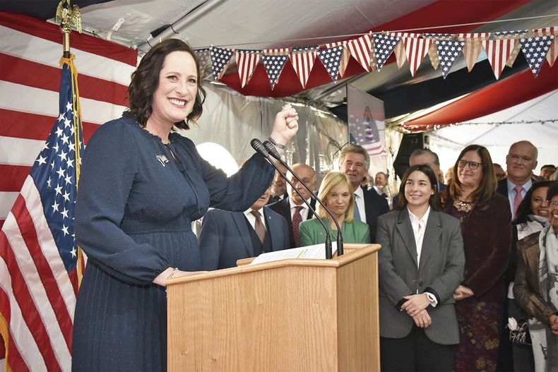 La embajadora de Estados Unidos Heide B. Fulton durante su discurso