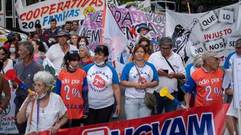 Una movilización de Fucvam en reclamo de la rebaja de la tasa de los préstamos.