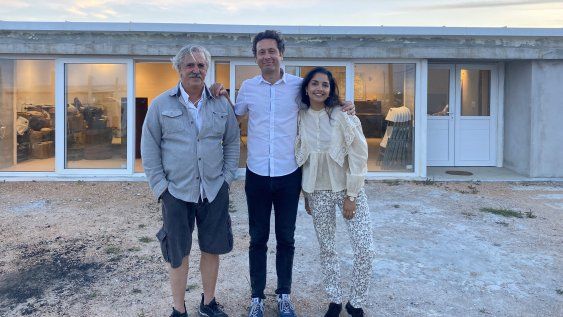 Pablo Canessa, Damián González Bertolino y Catalina Iraola en la nueva sede de la biblioteca Kennedy Cultura Feliz.