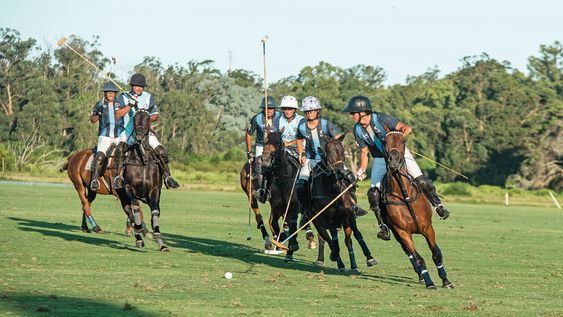 El equipo de Argentina venció a Uruguay en el partido de exhibición en el Punta del Este Polo Club El equipo de Argentina venció a Uruguay en el partido de exhibición en el Punta del Este Polo Club