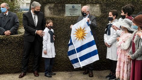 Búsqueda | Robert Silva y Pablo Da Silveira durante un acto en Montevideo. Foto: Javier Calvelo / adhocFOTOS