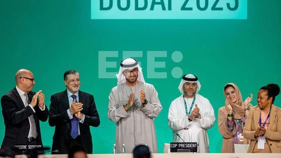 Presidente de la COP28, Sultan Ahmed Al Jaber, durante una sesión plenaria de la conferencia en Dubái. Foto: EFE Presidente de la COP28, Sultan Ahmed Al Jaber, durante una sesión plenaria de la conferencia en Dubái. Foto: EFE
