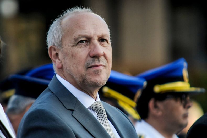 Miguel Ángel Toma en 2017 en el acto conmemorativo del aniversario de la Policía Nacional en la Plaza Independencia. Foto: Javier Calvelo / adhocFOTOS