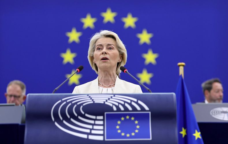 La presidenta de la Comisión Europea, Ursula von der Leyen, interviene durante un debate sobre el “Estado de la Unión” en el Parlamento Europeo en Estrasburgo, Francia, el 16 de setiembre de 2026.