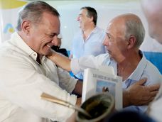Álvaro Delgado y Javier García en encuentro anual de Alianza País en Atlántida. Álvaro Delgado y Javier García en encuentro anual de Alianza País en Atlántida.