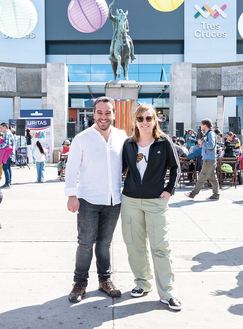 De Tres Cruces: asistente en Marketing Pablo Cabrera junto a la jefa de Marketing Jessica Rodríguez