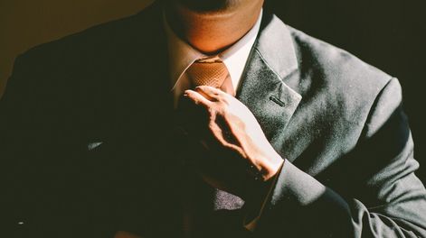 El salario nominal de los gerentes de las grandes empresas es de $ 310.114, en mediana