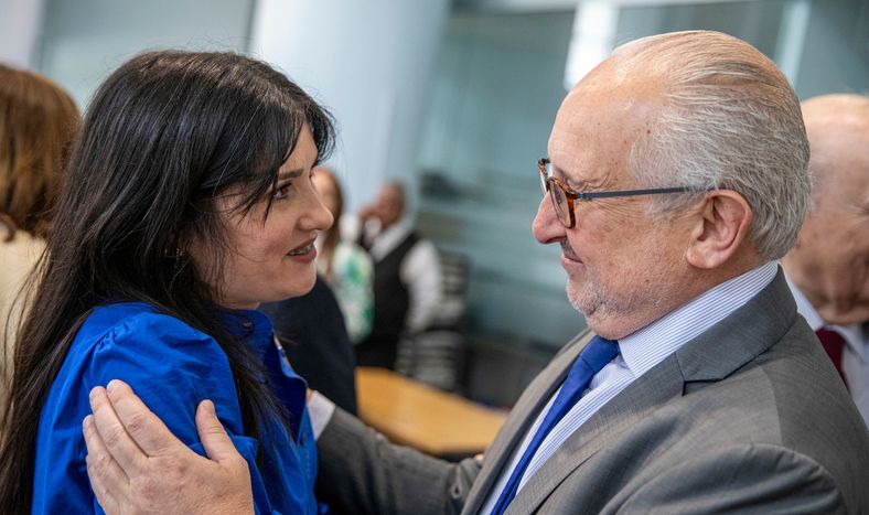 Virginia Cáceres, presidenta de ANEP, junto al ministro de Educación, Pablo da Silveira
