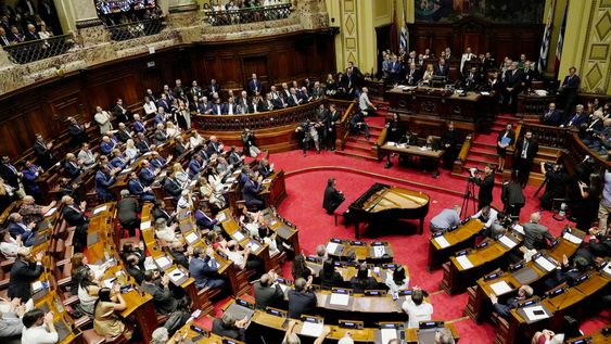 Asunción del presidente Yamandú Orsi en el Parlamento Asunción del presidente Yamandú Orsi en el Parlamento