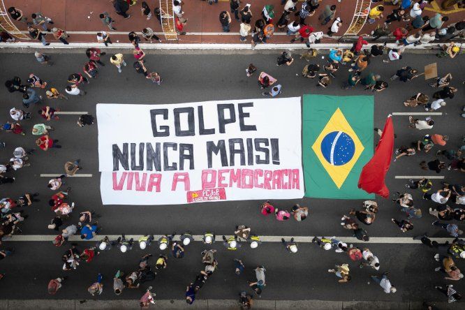 Manifestación en Sao Paulo contra amnistía a Jair Bolsonaro.