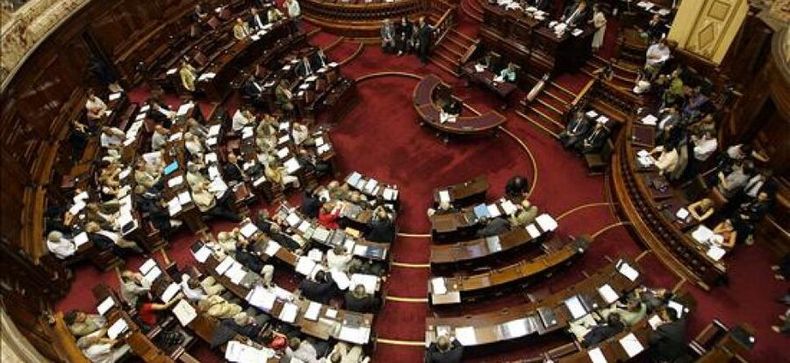 imagen de Oficialismo y colorados buscan en el resto de la oposición los votos  para aprobar una investigadora sobre financiamiento de las campañas