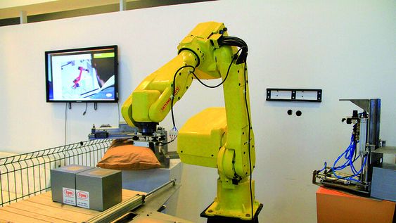 imagen de El gobierno aboga por la industria “del futuro”, mientras la gremial del sector pide apoyo para fábricas que continúan hoy “en el CTI” imagen de El gobierno aboga por la industria “del futuro”, mientras la gremial del sector pide apoyo para fábricas que continúan hoy “en el CTI”