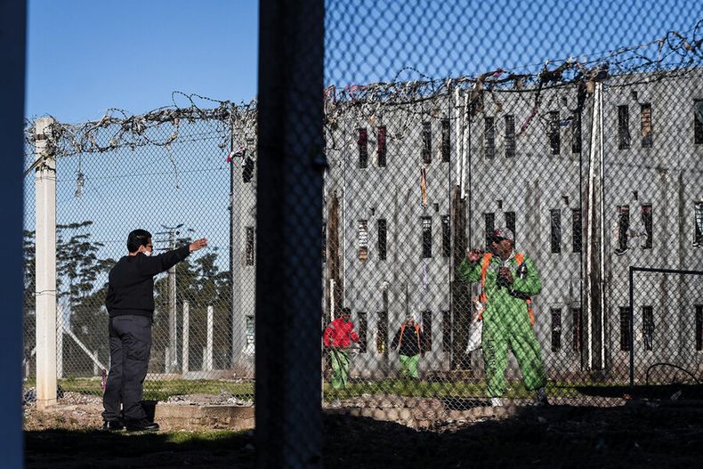 Módulo 10 de la cárcel de Santiago Vázquez. Foto: Javier Calvelo, adhocFOTOS