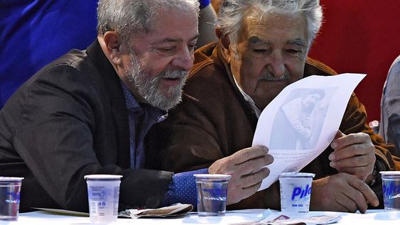 Luiz Inácio Lula da Silva y José Mujica. Foto: AFP