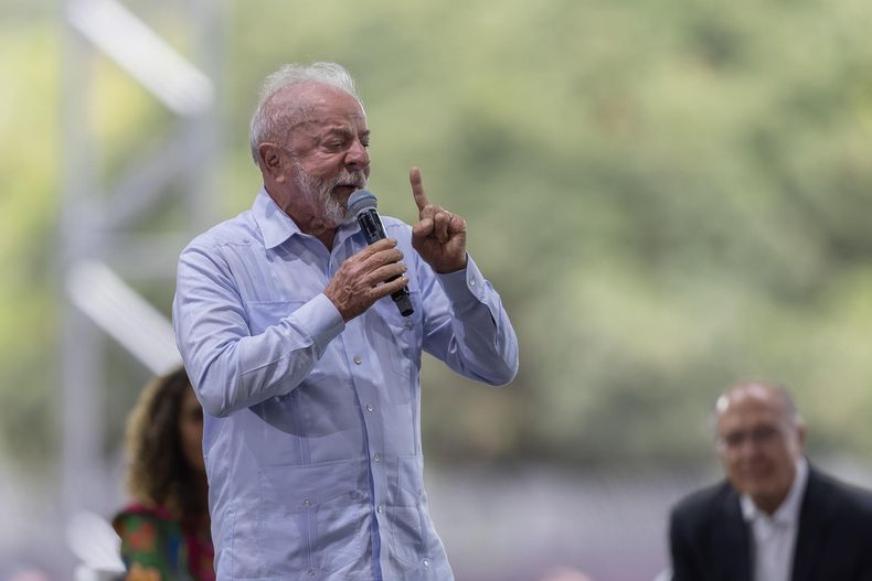 El presidente de Brasil, Luiz Inácio Lula da Silva, habla durante un evento este martes, en el Sambódromo do Anhembi en Sao Paulo (Brasil).