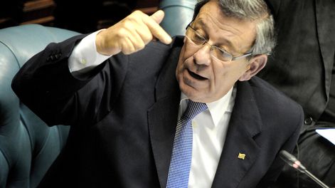 Nin Novoa en el Parlamento. Foto: Javier Calvelo / adhocFOTOS