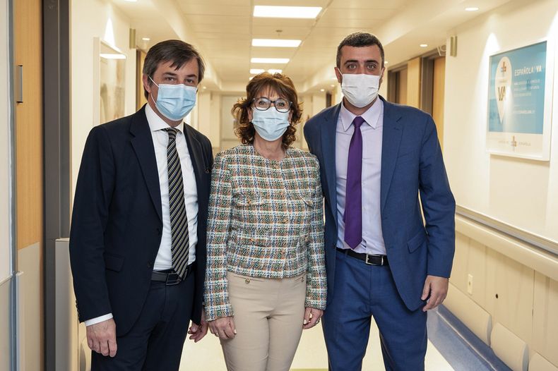 De la Asociación Española: el tesorero Alejandro Veiras, la vocal Carmen Consuelo y el vicepresidente Juan Pablo Salgado