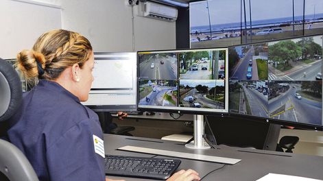 Actualmente las cámaras de videovigilancia son controladas por policías del CCU. Foto: Presidencia de la República