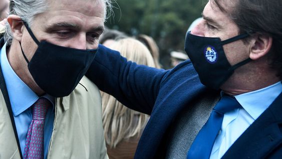 Francisco Bustillo y Luis Lacalle Pou. Foto: Javier Calvelo / adhocFOTOS Francisco Bustillo y Luis Lacalle Pou. Foto: Javier Calvelo / adhocFOTOS