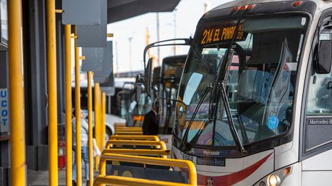 La terminal de Río Branco, en Montevideo. Foto: Mauricio Zina / adhocFOTOS
