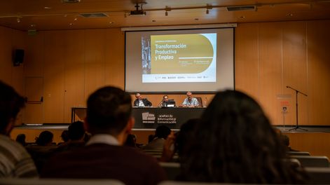 Una de las mesas del seminario “Transformación productiva y empleo”, efectuado el 29 de abril.