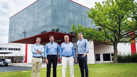 Rubén, Diego, Anselmo y Martín Pereira posan para Trayectorias. Foto: Adrián Echeverriaga