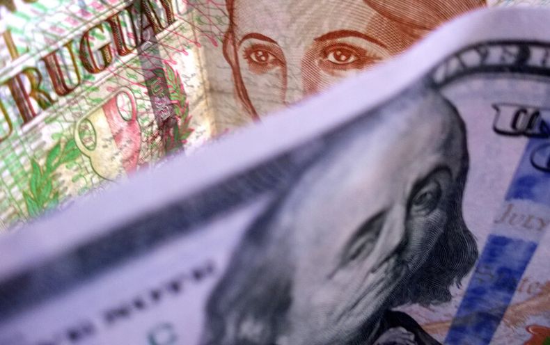 imagen de El dólar pasó en pocos días del mínimo al máximo en el mes