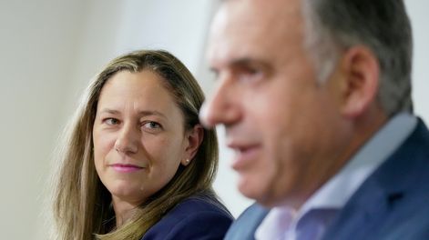 Zaida González y Yamandú Orsi, este martes durante una conferencia de prensa