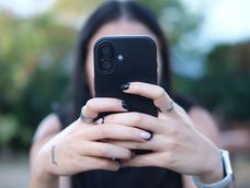 pornovenganza y ?ciberbullying?: parlamento busca frenar difusion de contenidos sexuales creados con inteligencia artificial pornovenganza y ?ciberbullying?: parlamento busca frenar difusion de contenidos sexuales creados con inteligencia artificial