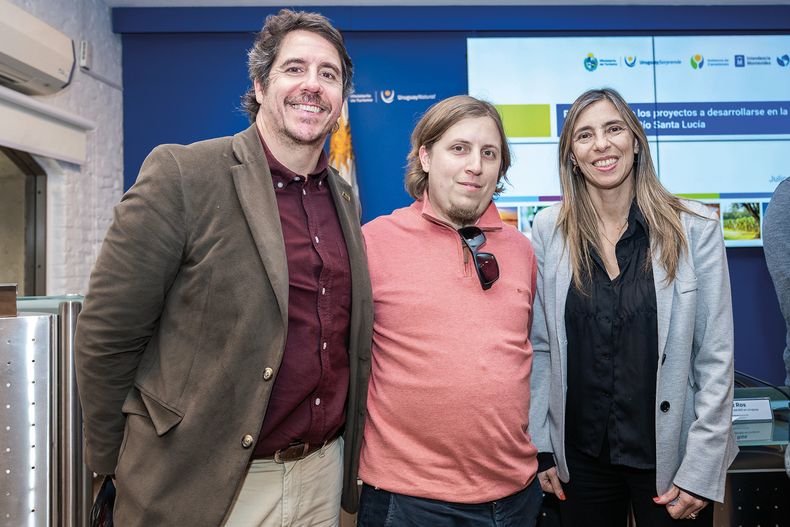 De la Dirección&nbsp;General de Relaciones&nbsp;Internacionales de&nbsp;Canelones Mauricio&nbsp;Rompani, Sebastián&nbsp;Vázquez y subsecretaria del Ministerio de Turismo&nbsp;Ana Caram.
