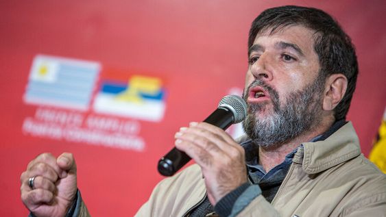 El presidente del Frente Amplio, Fernando Pereira, fue un importante impulsor de El Frente Amplio te Escucha. Foto: Mauricio Zina / adhocFOTOS El presidente del Frente Amplio, Fernando Pereira, fue un importante impulsor de El Frente Amplio te Escucha. Foto: Mauricio Zina / adhocFOTOS