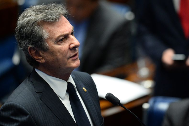 Expresidente brasileño Fernando Collor de Mello fue detenido por corrupción