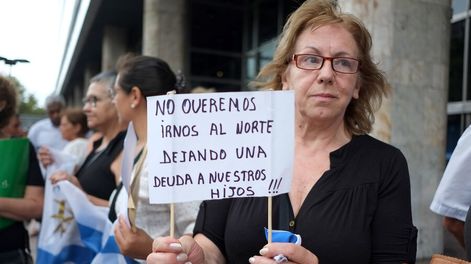 Deudores del BHU. Foto: Pablo Vignali / adhocFOTOS