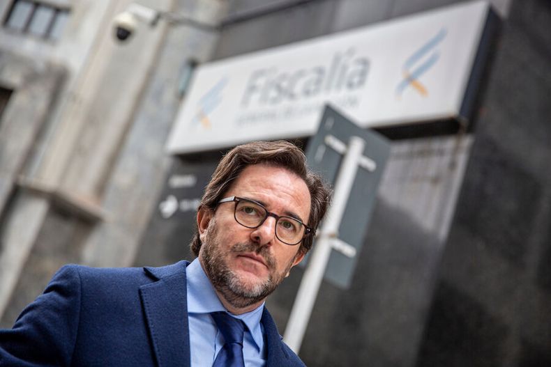 Germán Cardoso en Fiscalía. Foto: Mauricio Zina / adhocFOTOS