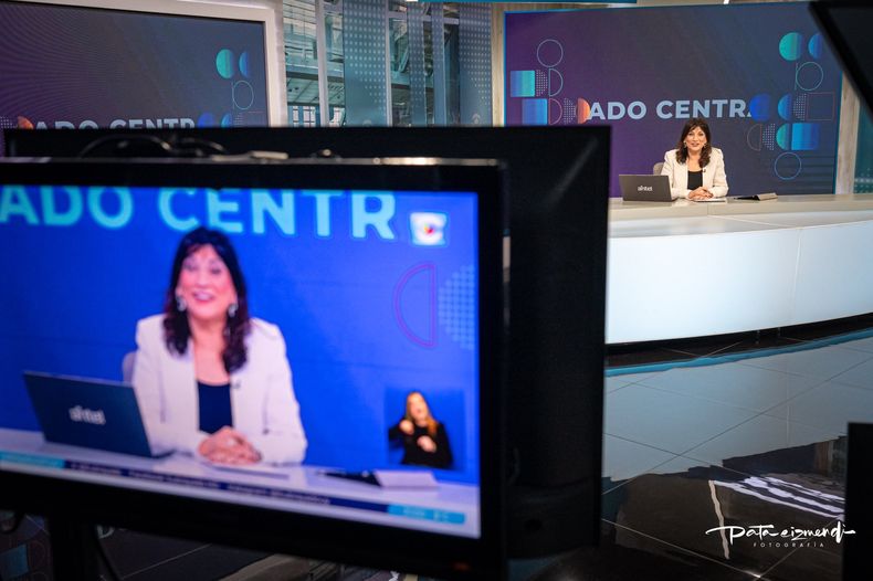 Blanca Rodríguez durante la conducción de su último noticiero